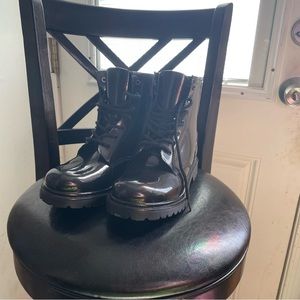 🪐Black faux leather combat boots in size women’s 10🪐